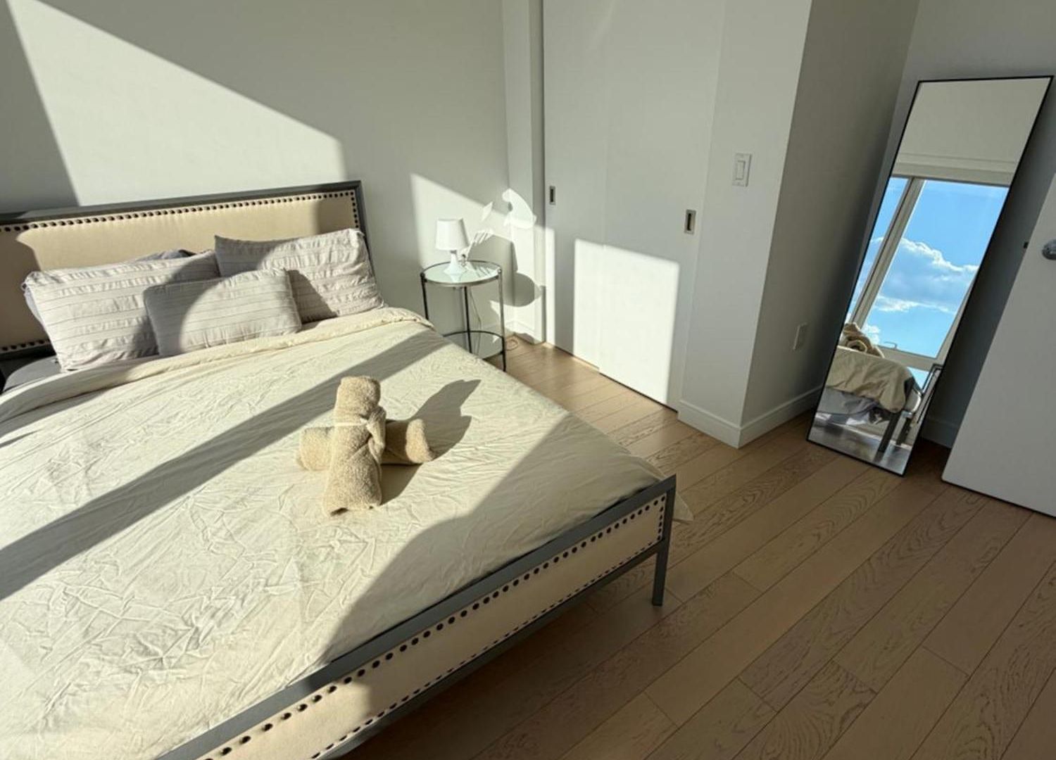 1 Stop To Midtown Spectacular Panoramic View Luxury High Rise Corner 1 Bedroom *