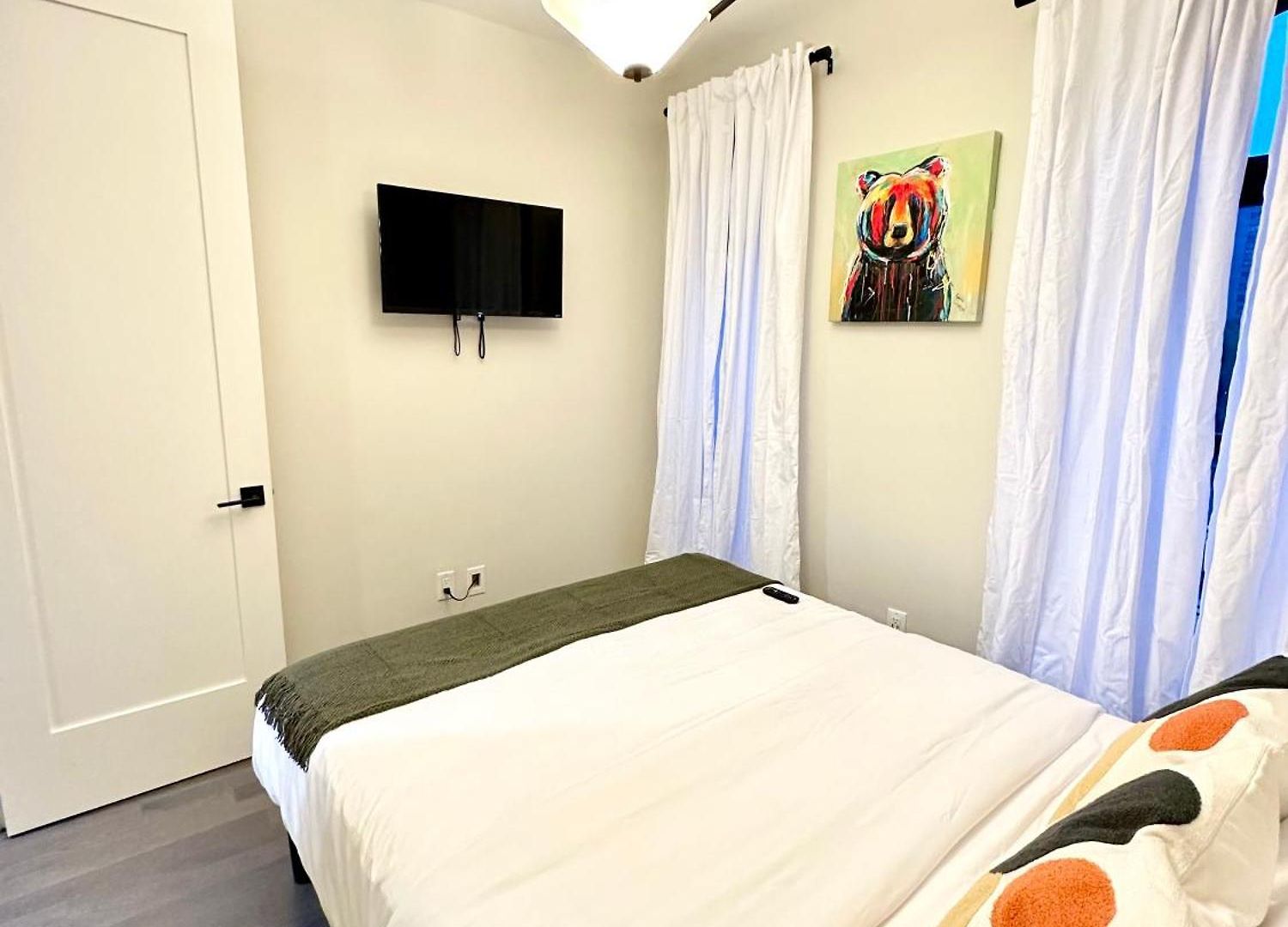 Ultimate 3 Bedroom Apartment *