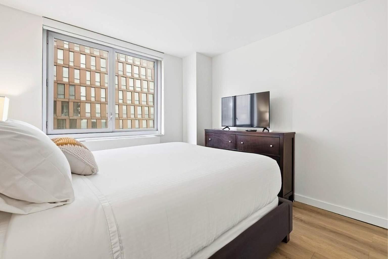 Apartment Spacious In Murray Hill