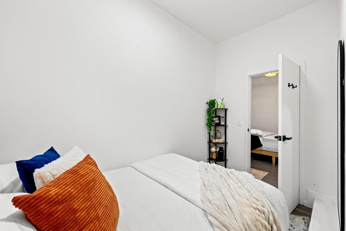 Apartment Sleek 2br In Times Square New York