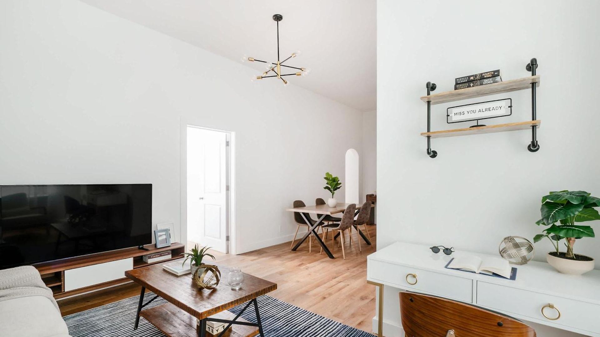 Prime Uws 2 Bedrooms Doorman Newly Furnished Apartment *