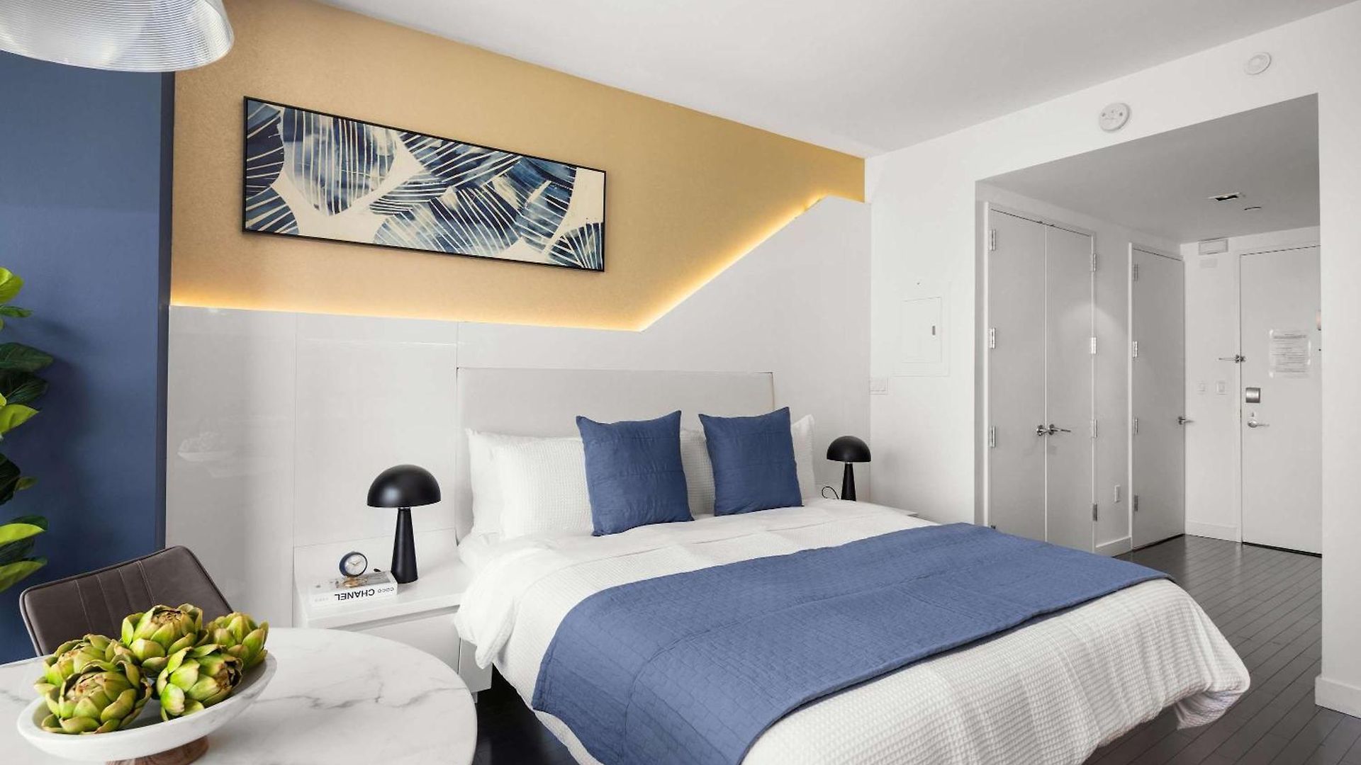 Lower Manhattan Designer Escape Apartment *