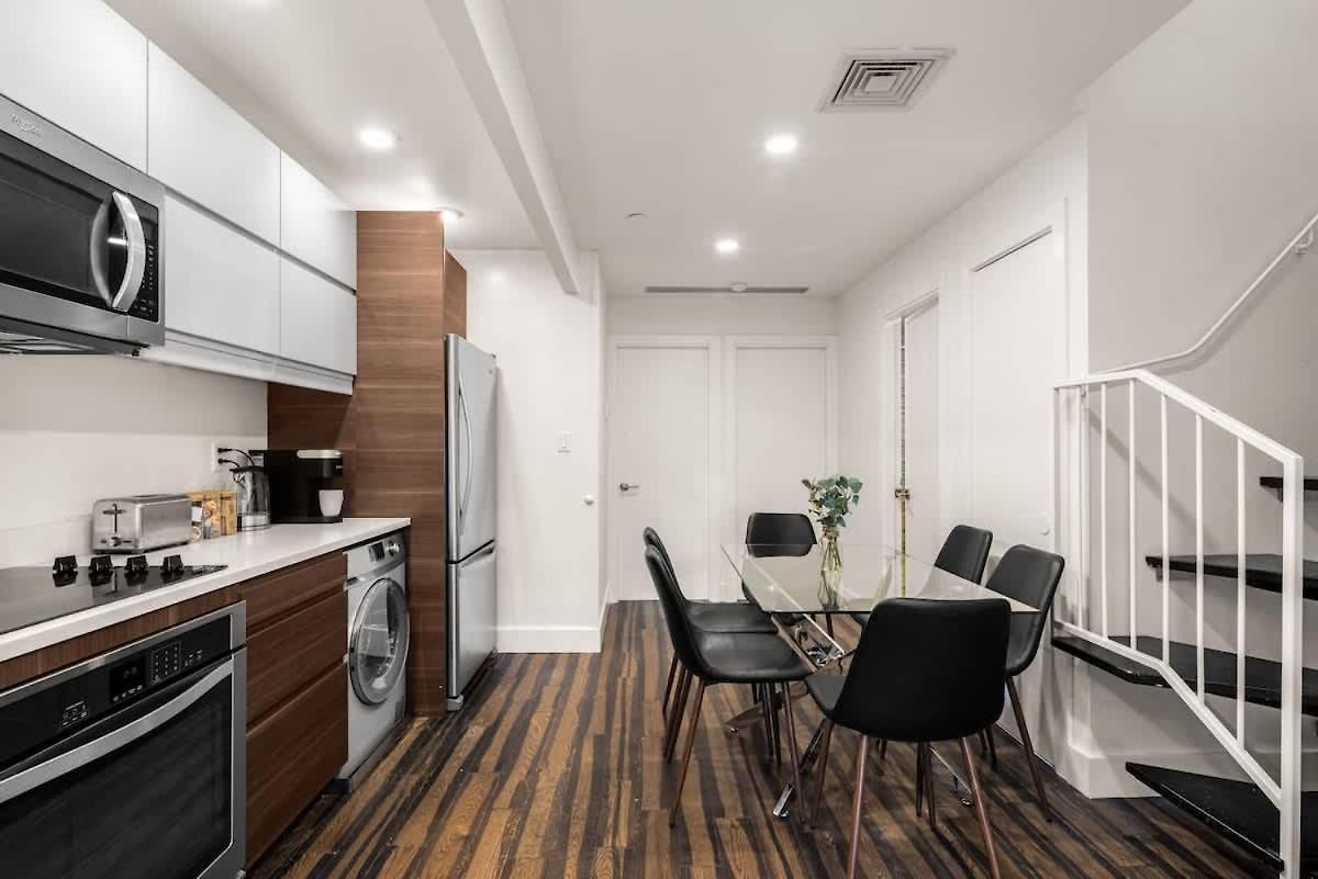 Family-friendly Nyc Retreat Walk To Seaport Apartment