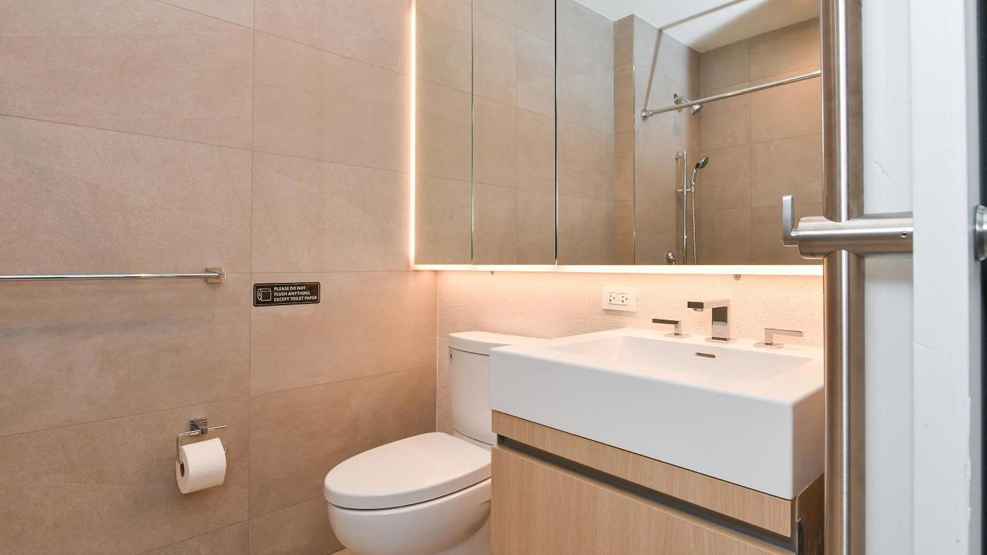 Apartment Sleek 2br Oasis In Financial District *