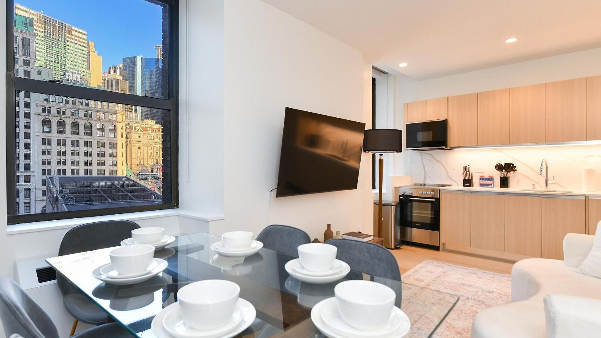 Sleek 2br Oasis In Financial District *