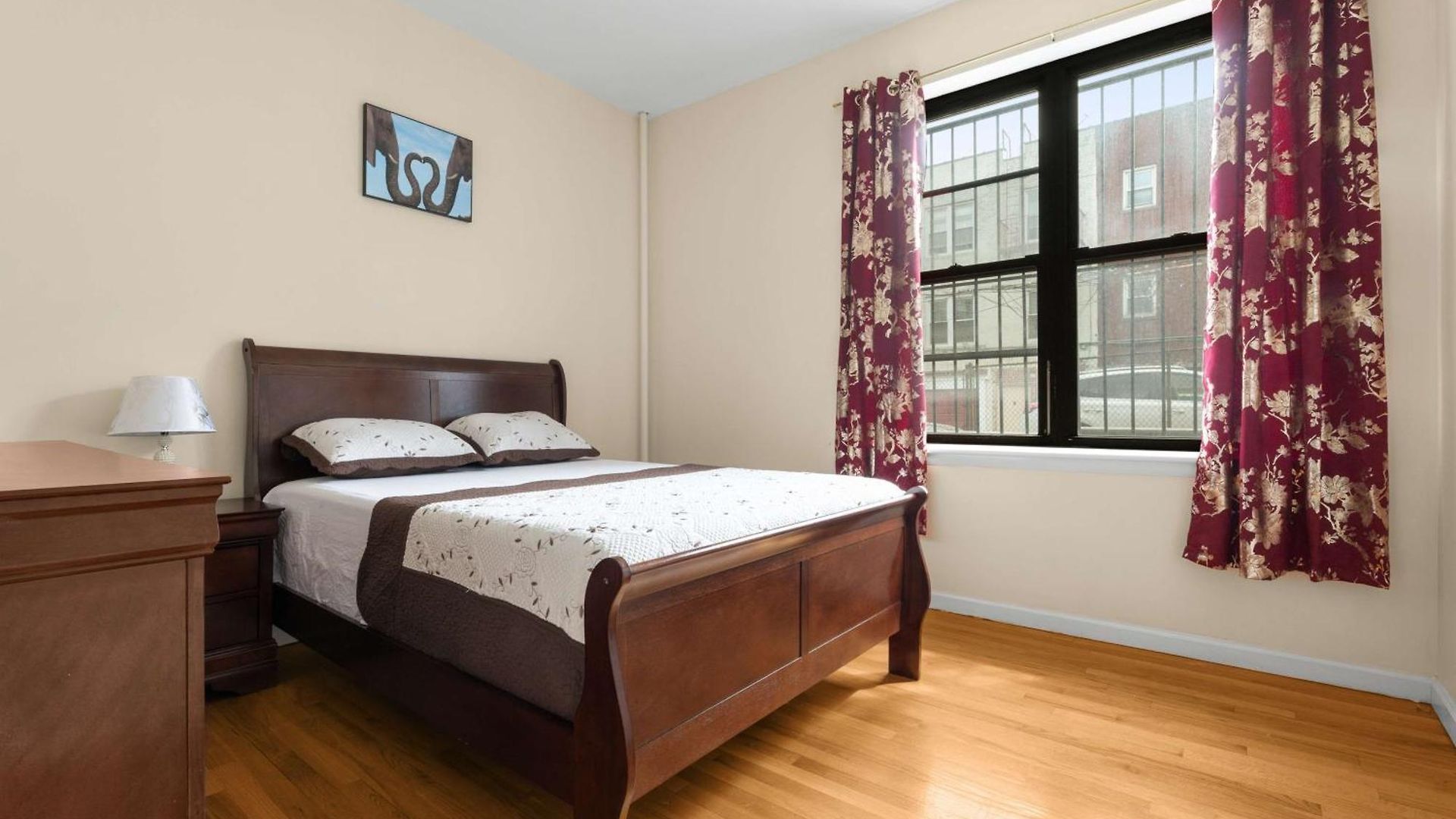 Fully Furnished 1br In Sunnyside - Near Subway Apartment