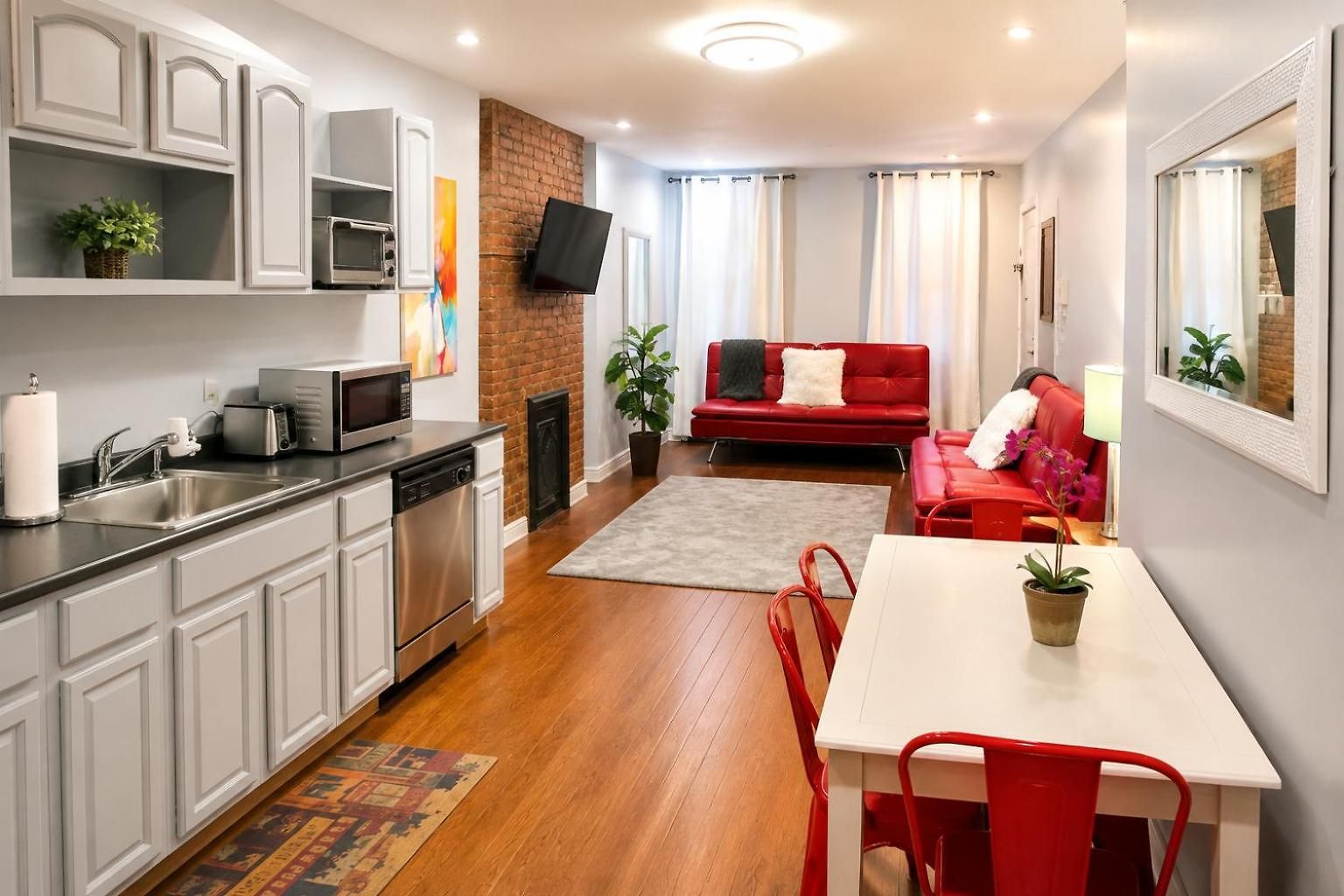Fabulous 1 Bedroom In Manhattan Apartment *