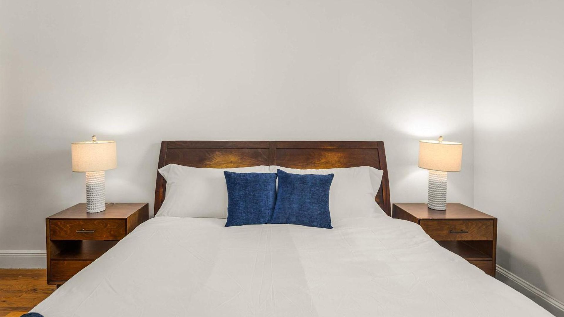 Williamsburg Gardens 3br Floor-through Unit With Private Yard Apartment New York