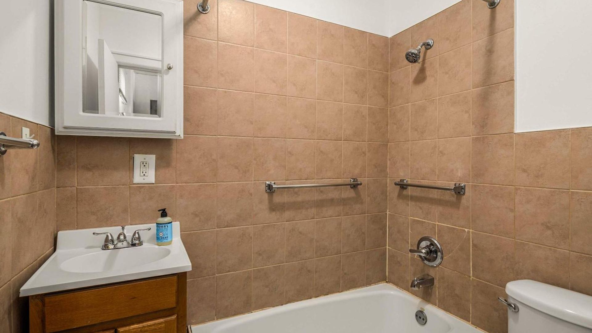 Apartment Williamsburg Gardens 3br Floor-through Unit With Private Yard New York