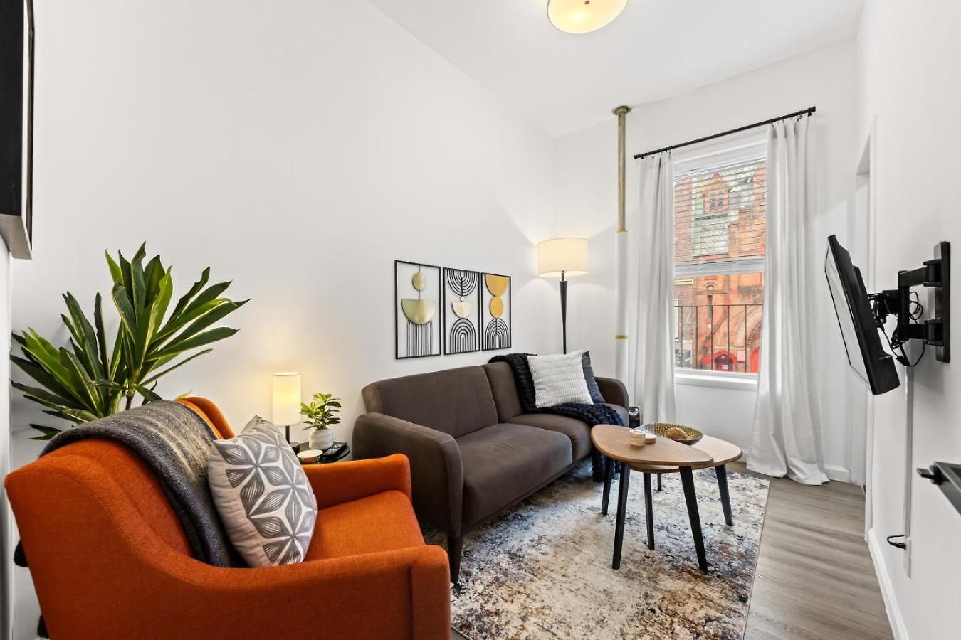 Sleek 2br In Times Square Apartment *