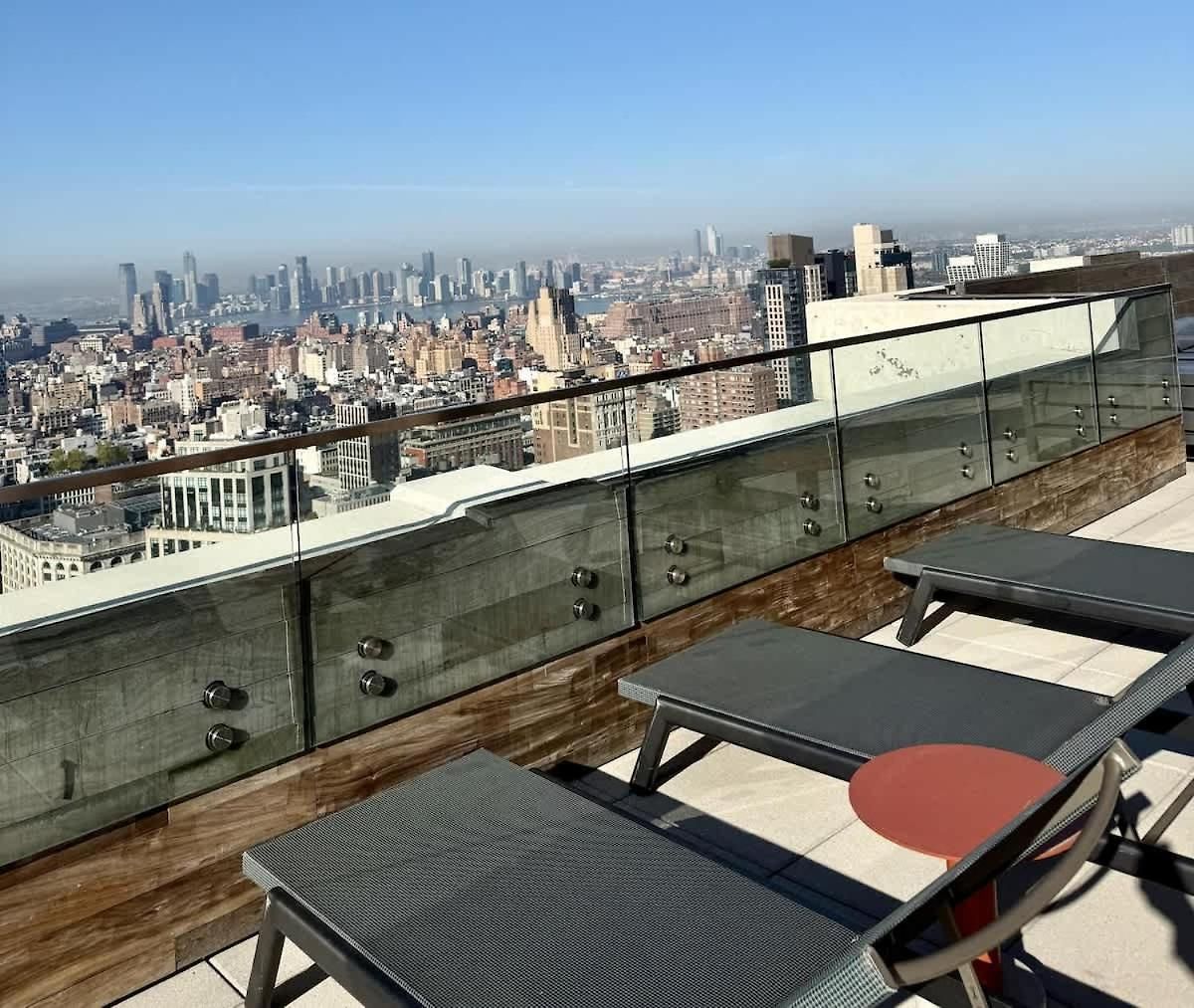 Pied-a-terre In The Sky Apartment