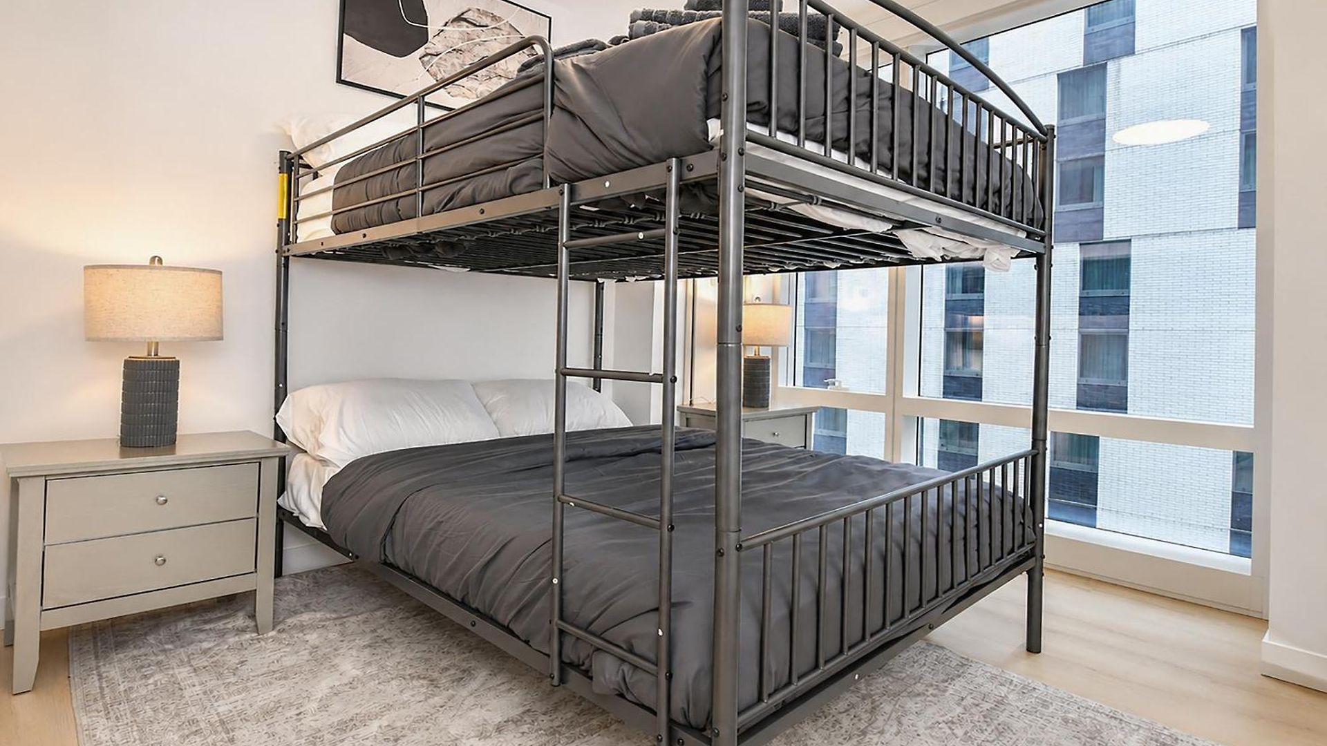 Luxury In Downtown Manhattan Skyline Views *