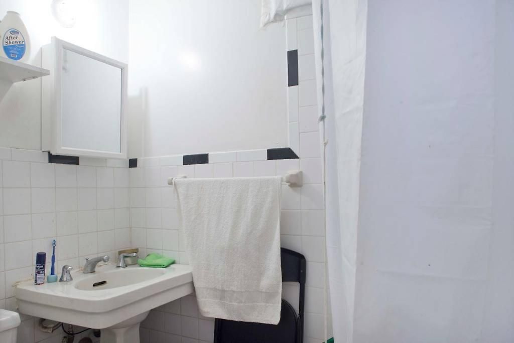 Small Budget For X'mas In Manhattan Apartment *