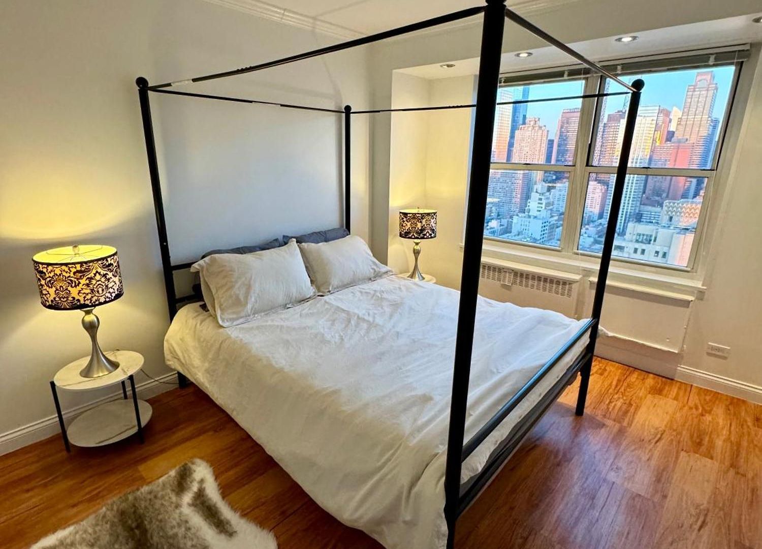 Apartment Midtown High Floor Stunning Panoramic View Corner 2br *