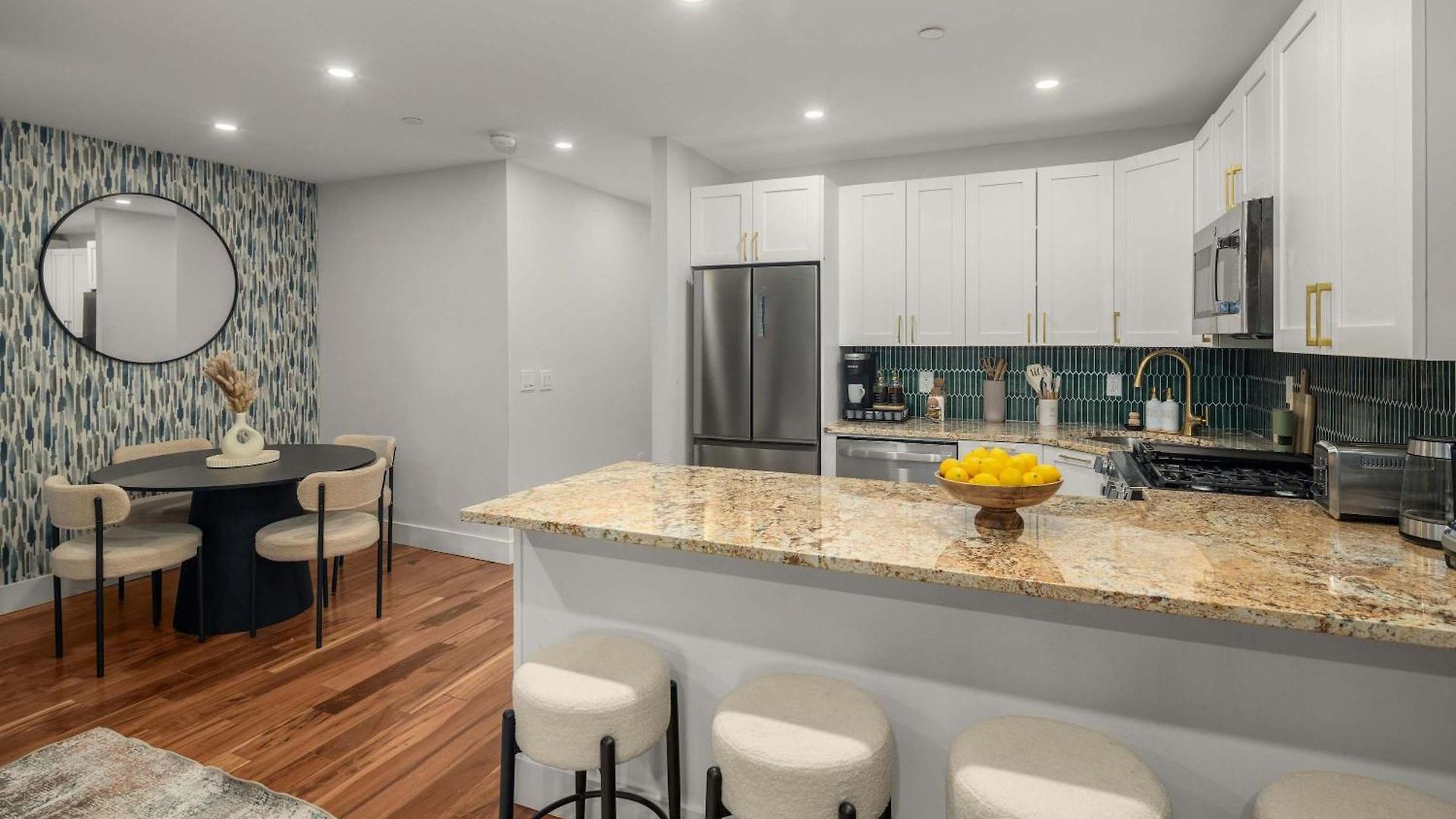 Bright And Modern Unit Apartment *