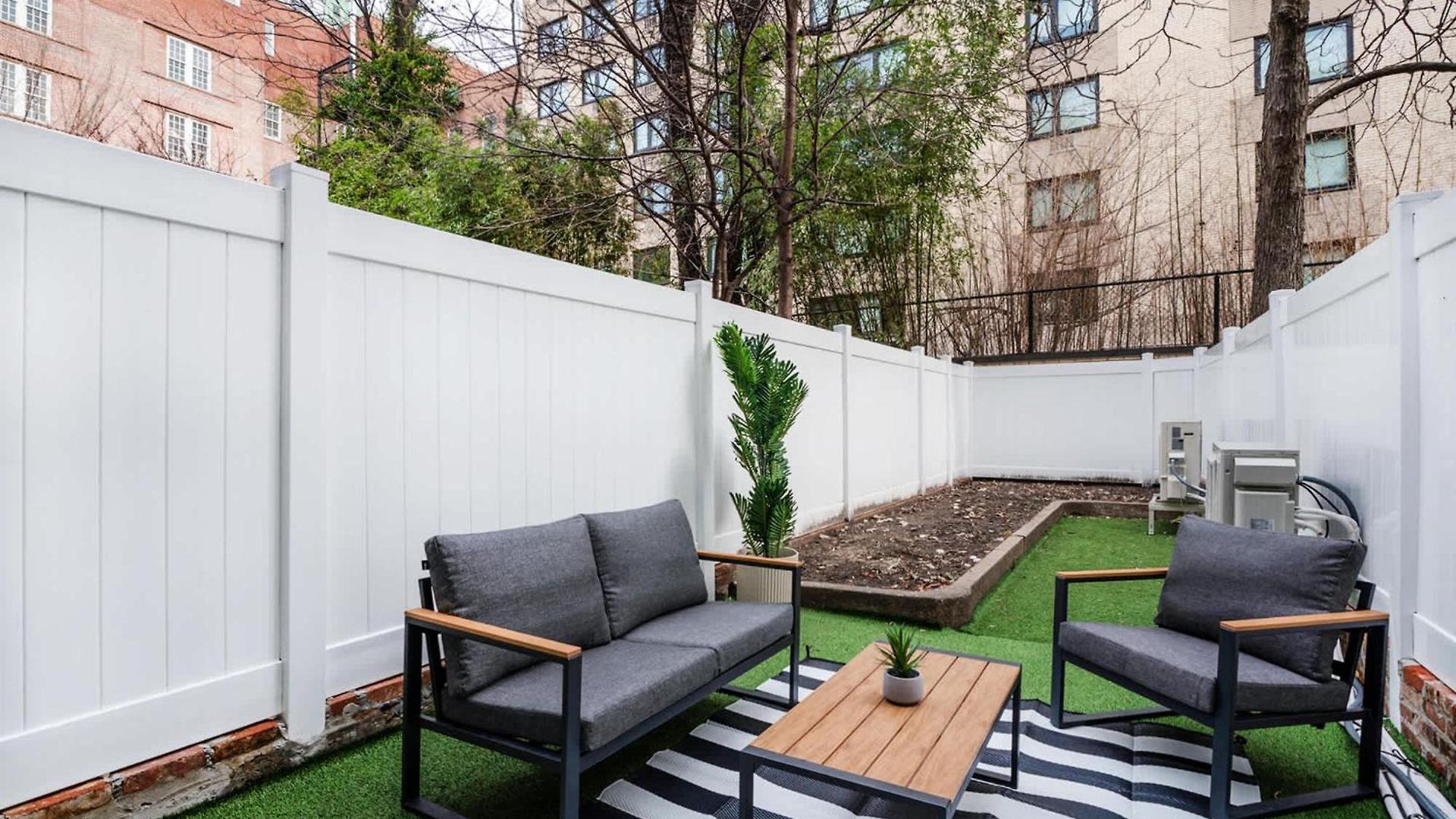14-b Sleek Modern 1br W Outdoor Space Union Square Wd In Unit New York