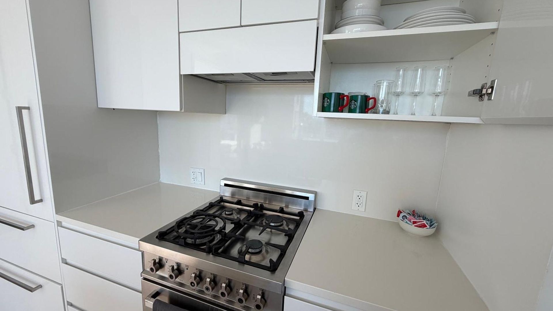 1 Stop To Midtown Spectacular Panoramic View Luxury High Rise Corner 1 Bedroom