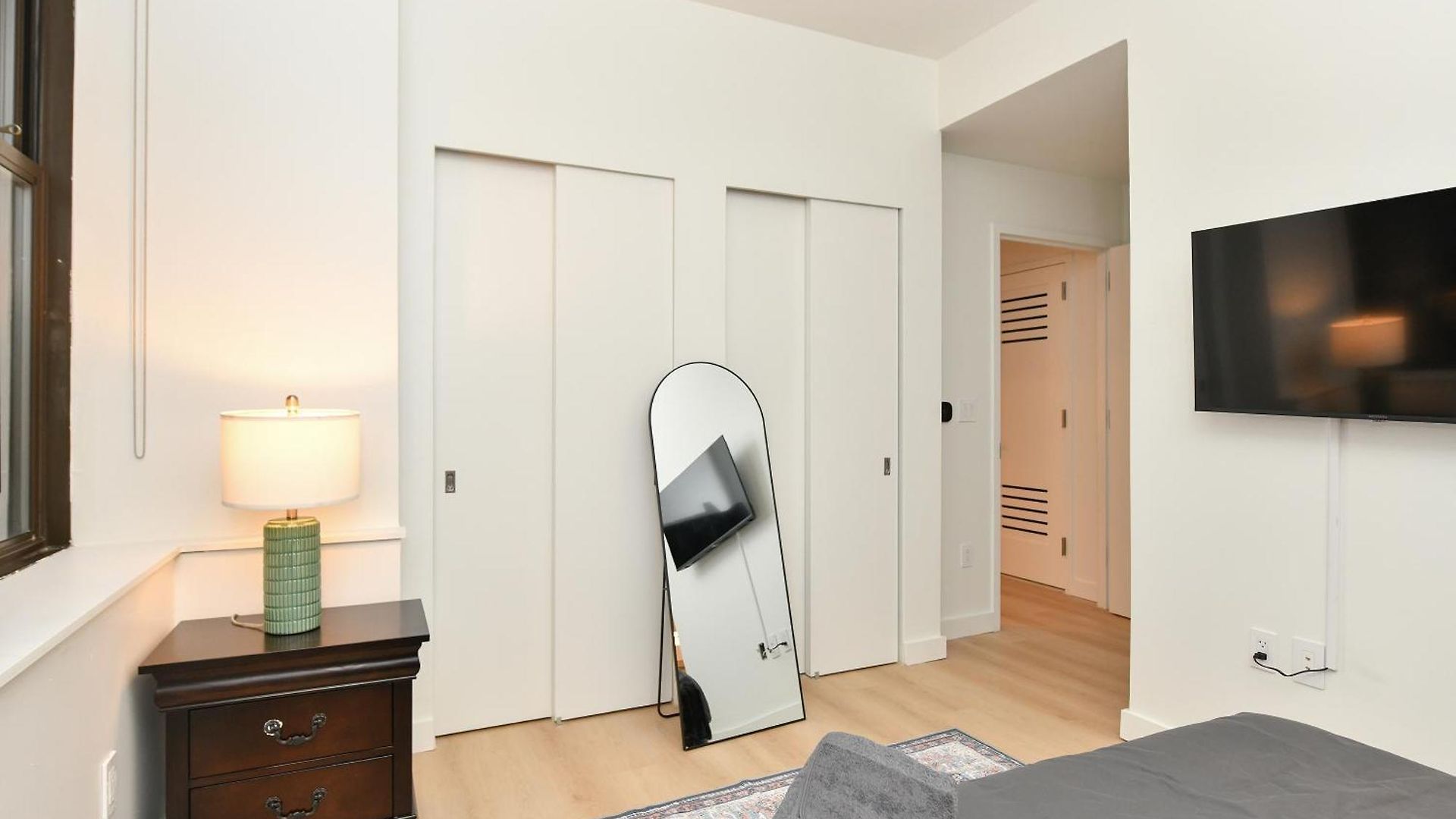 Sleek 2br Oasis In Financial District *