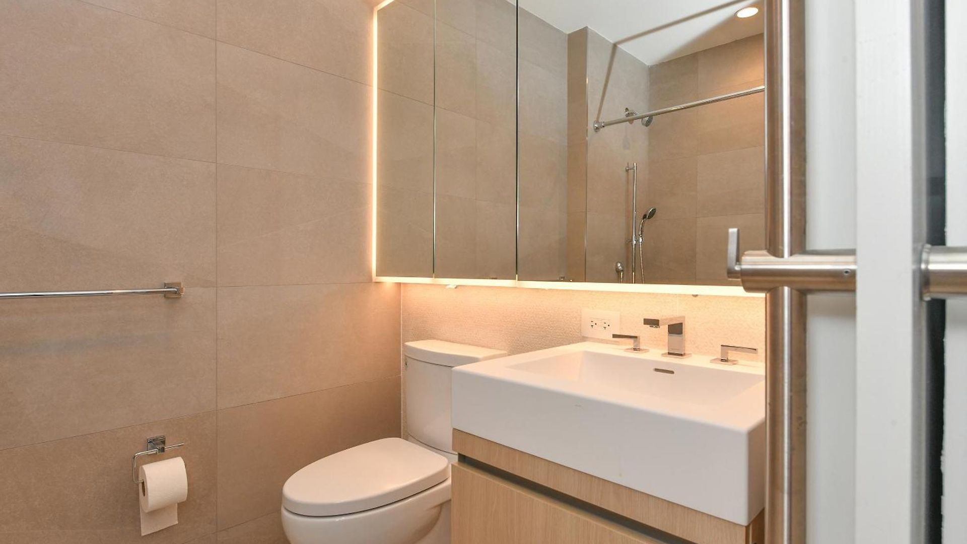 Urban Escape Bright 2br 2ba In Fidi Apartment New York