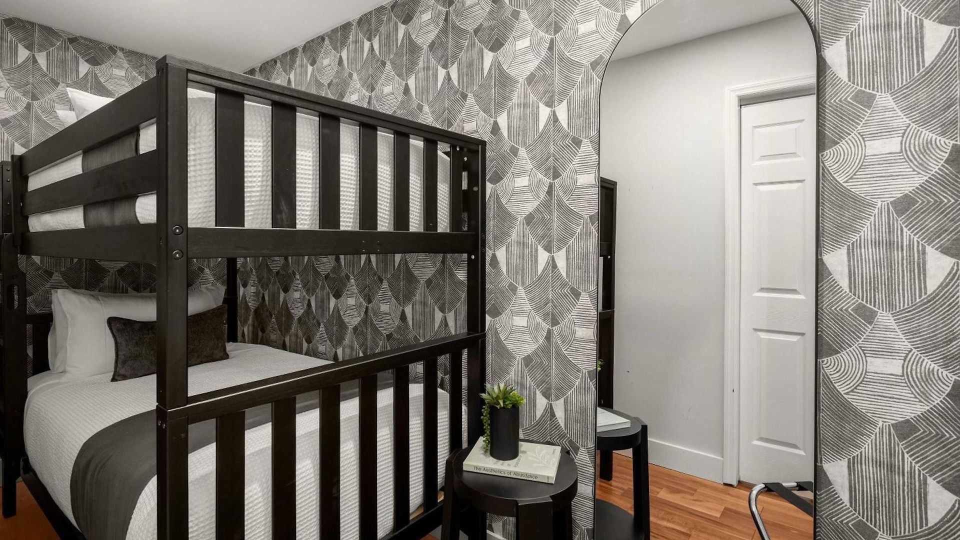 Bright And Modern Unit * New York