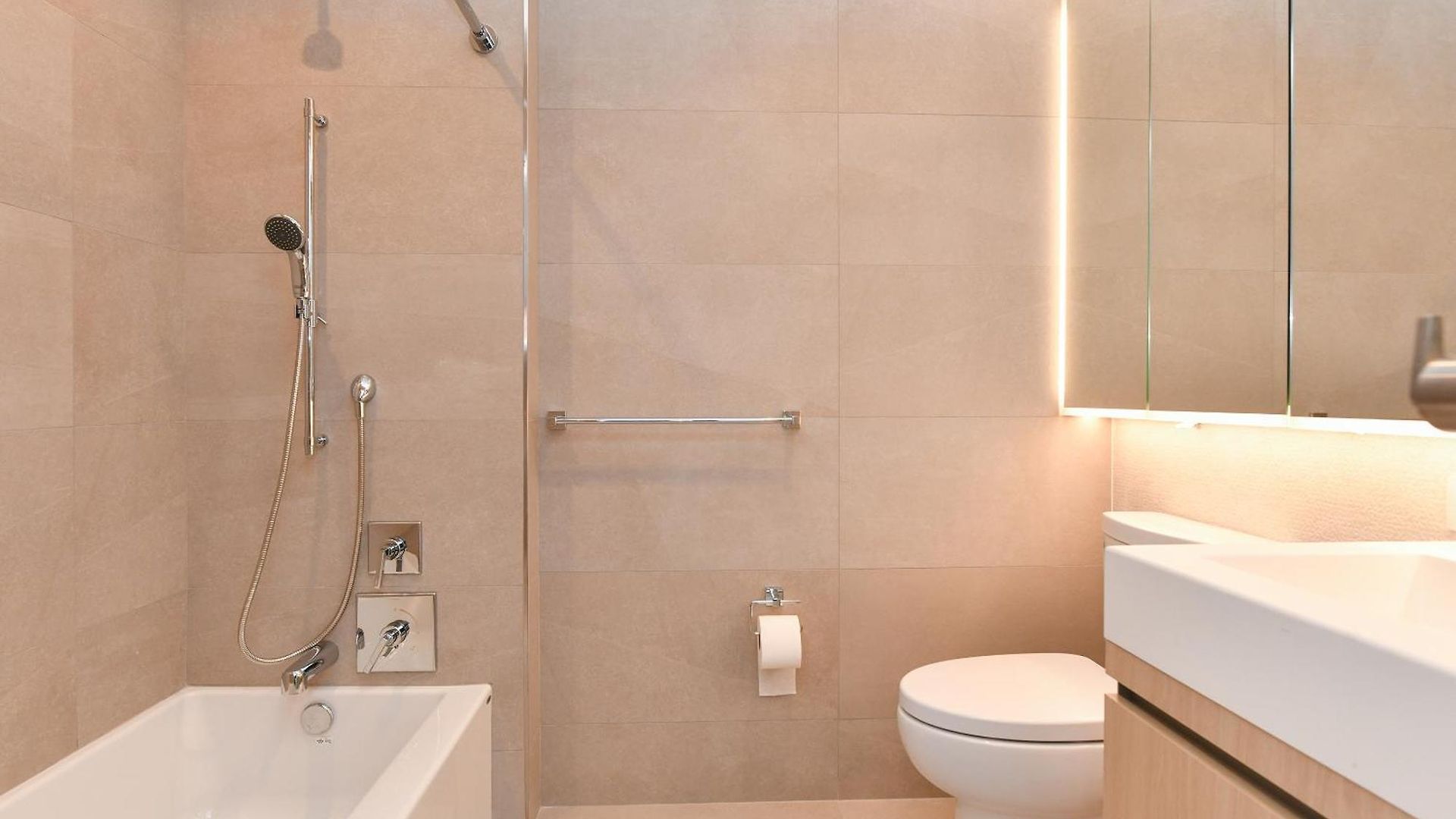 Urban Escape Bright 2br 2ba In Fidi