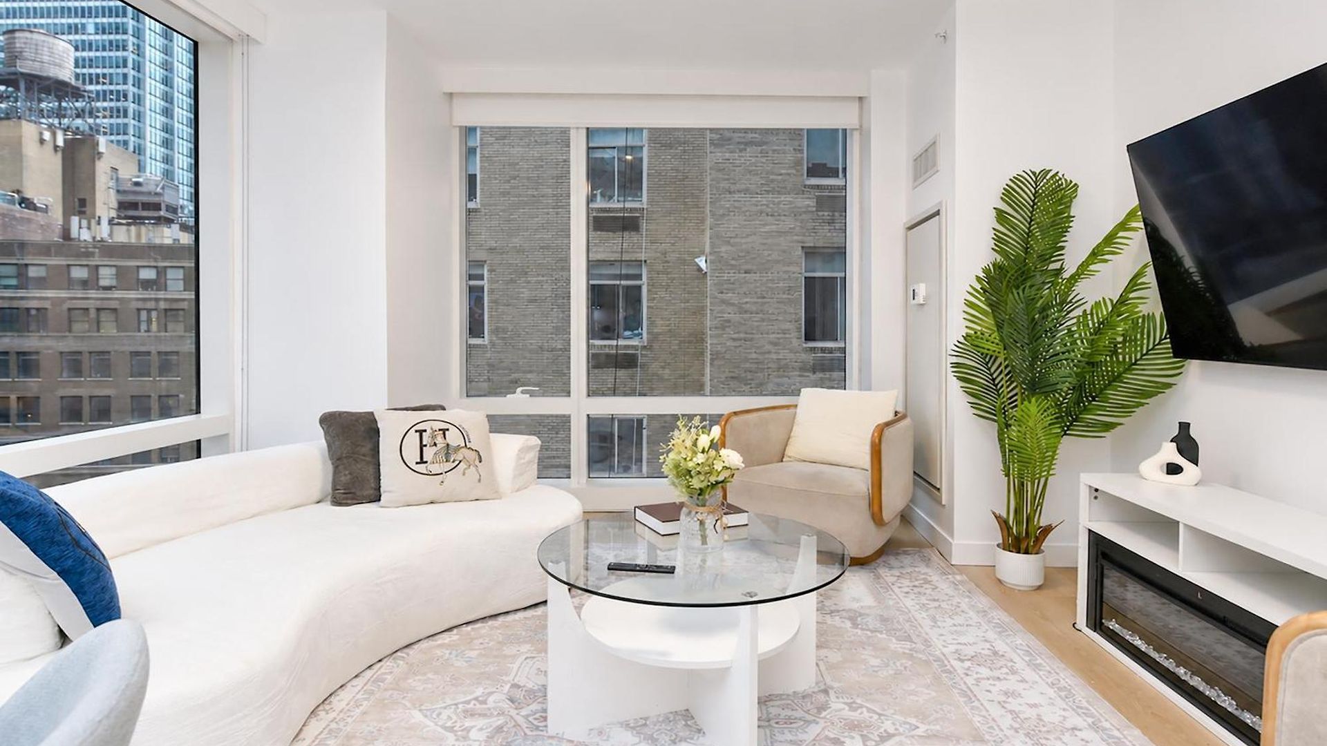 Luxury In Downtown Manhattan Skyline Views *