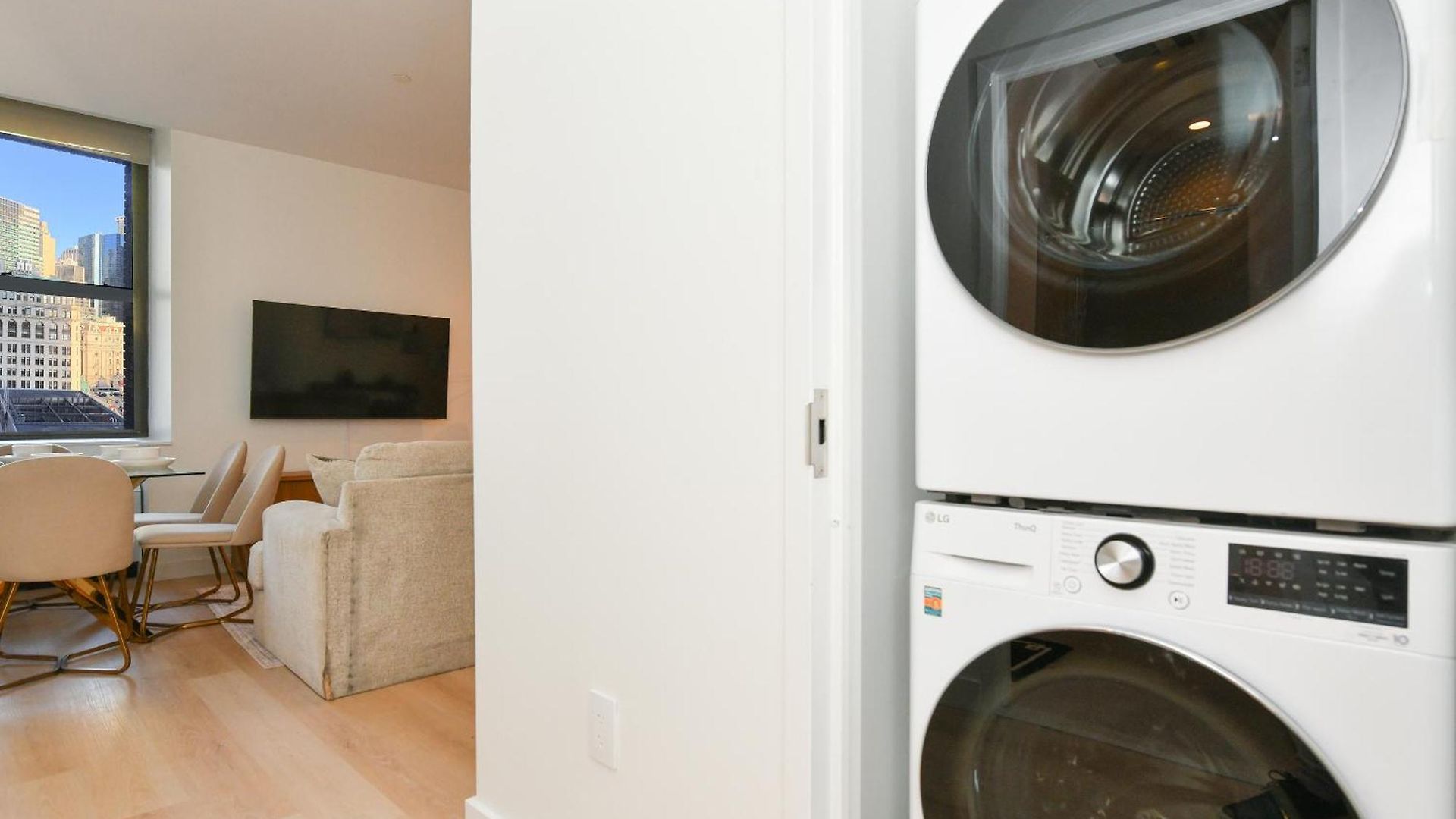 Urban Escape Bright 2br 2ba In Fidi Apartment