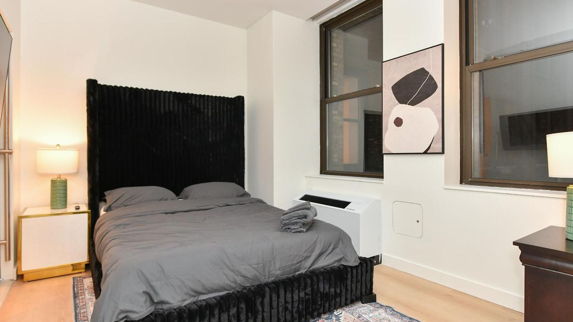 Sleek 2br Oasis In Financial District Apartment New York