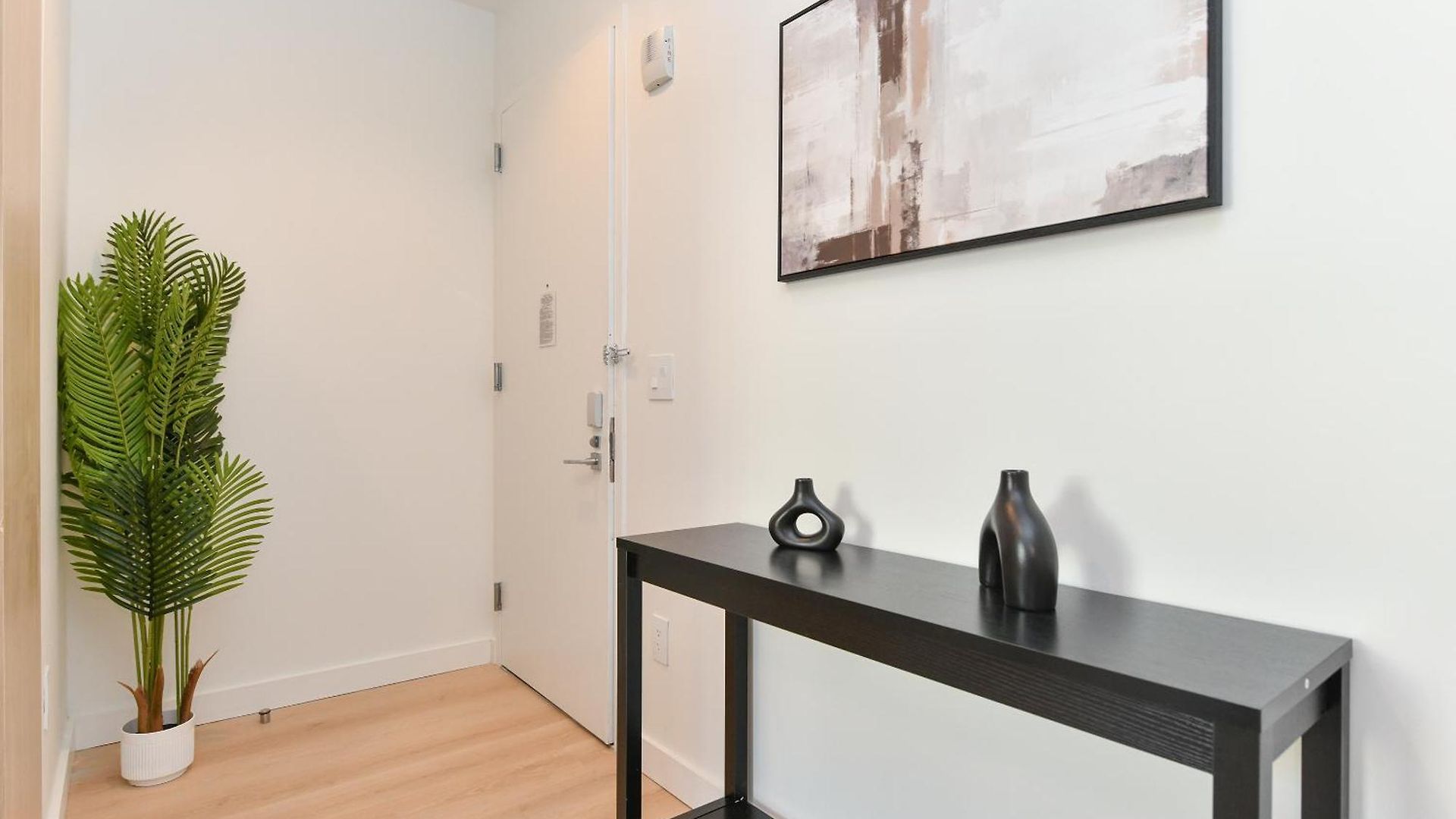 Urban Escape Bright 2br 2ba In Fidi