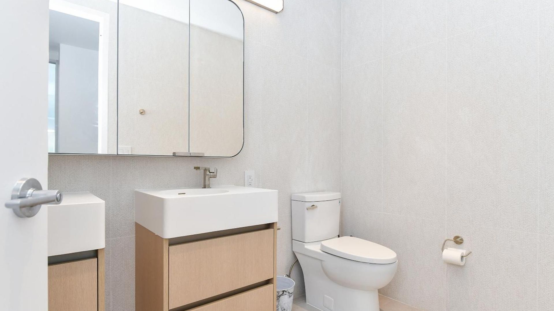 Luxury In Downtown Manhattan Skyline Views New York