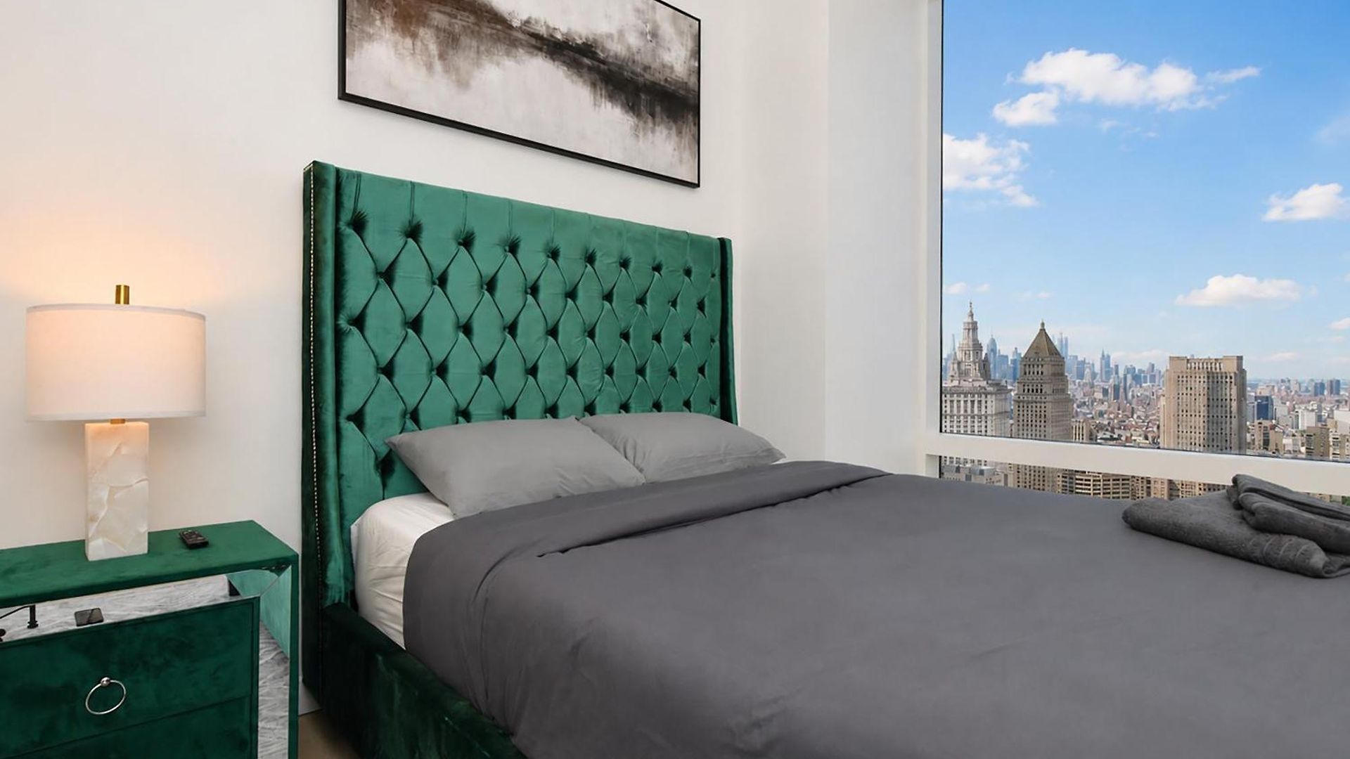 Luxury In Downtown Manhattan Skyline Views *