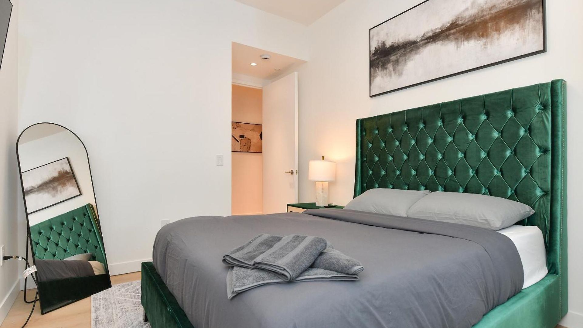Luxury In Downtown Manhattan Skyline Views New York