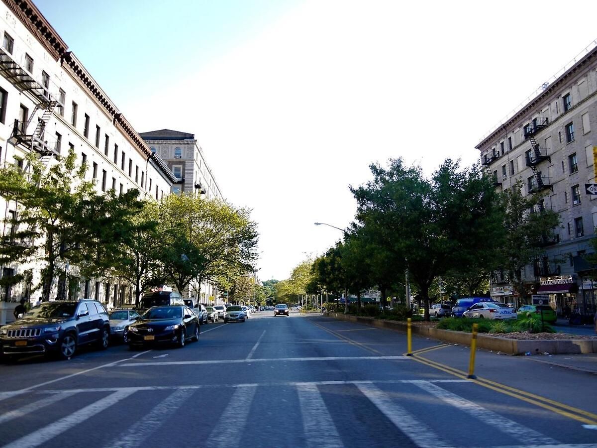 Lovely Brownstone In W Harlem 4 Bdr 3 Bath Deck Garden Apartment *