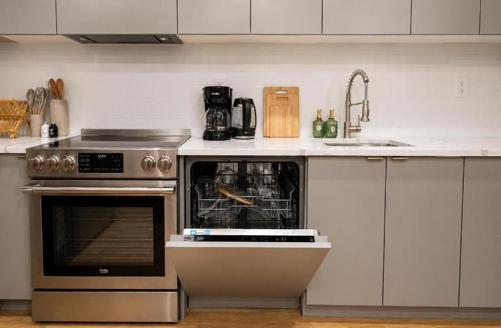 Apartment Renovated Unit In Brooklyn Washerdryer