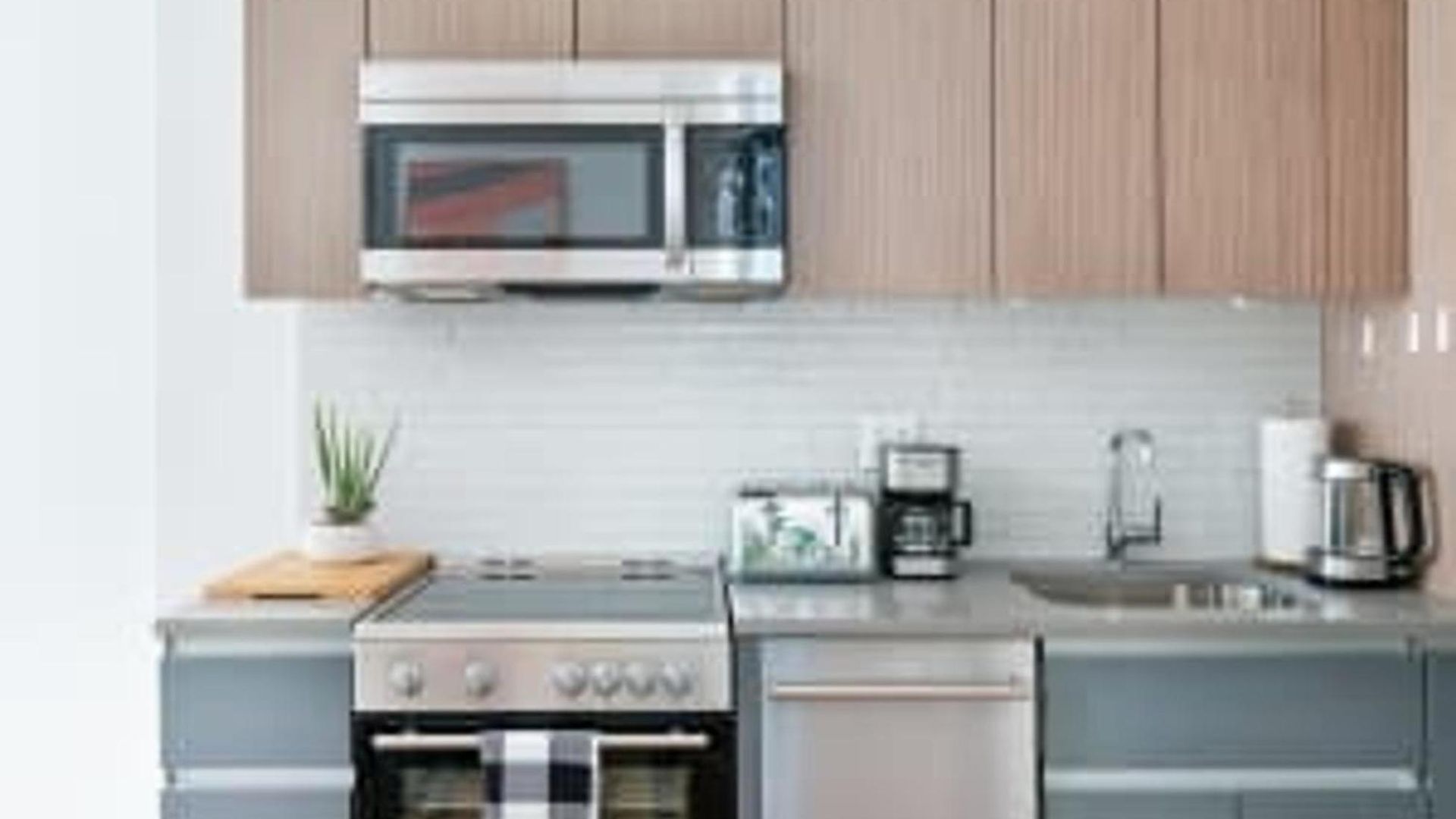 Apartment 1288 Ues *