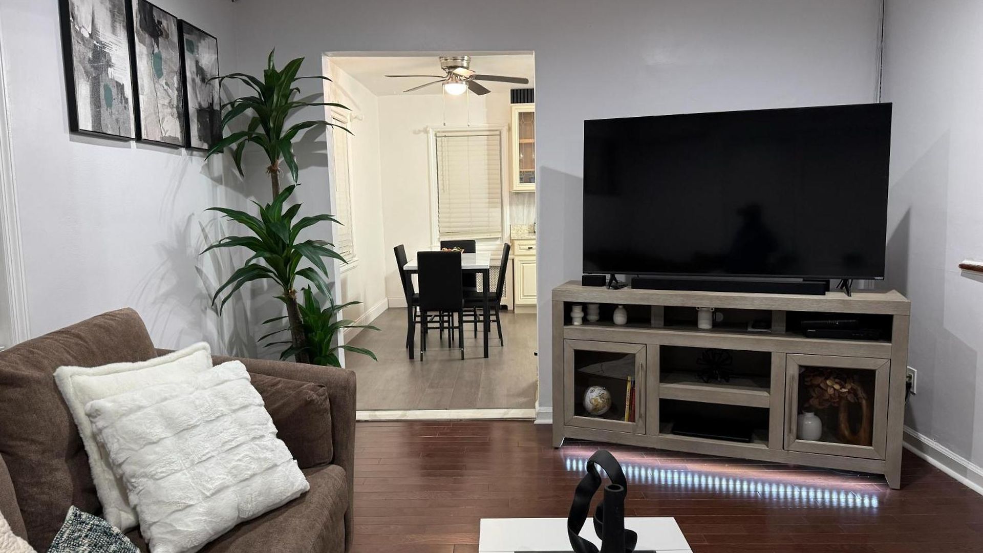 Homestay Luxury Duplex In Pelham Gardens