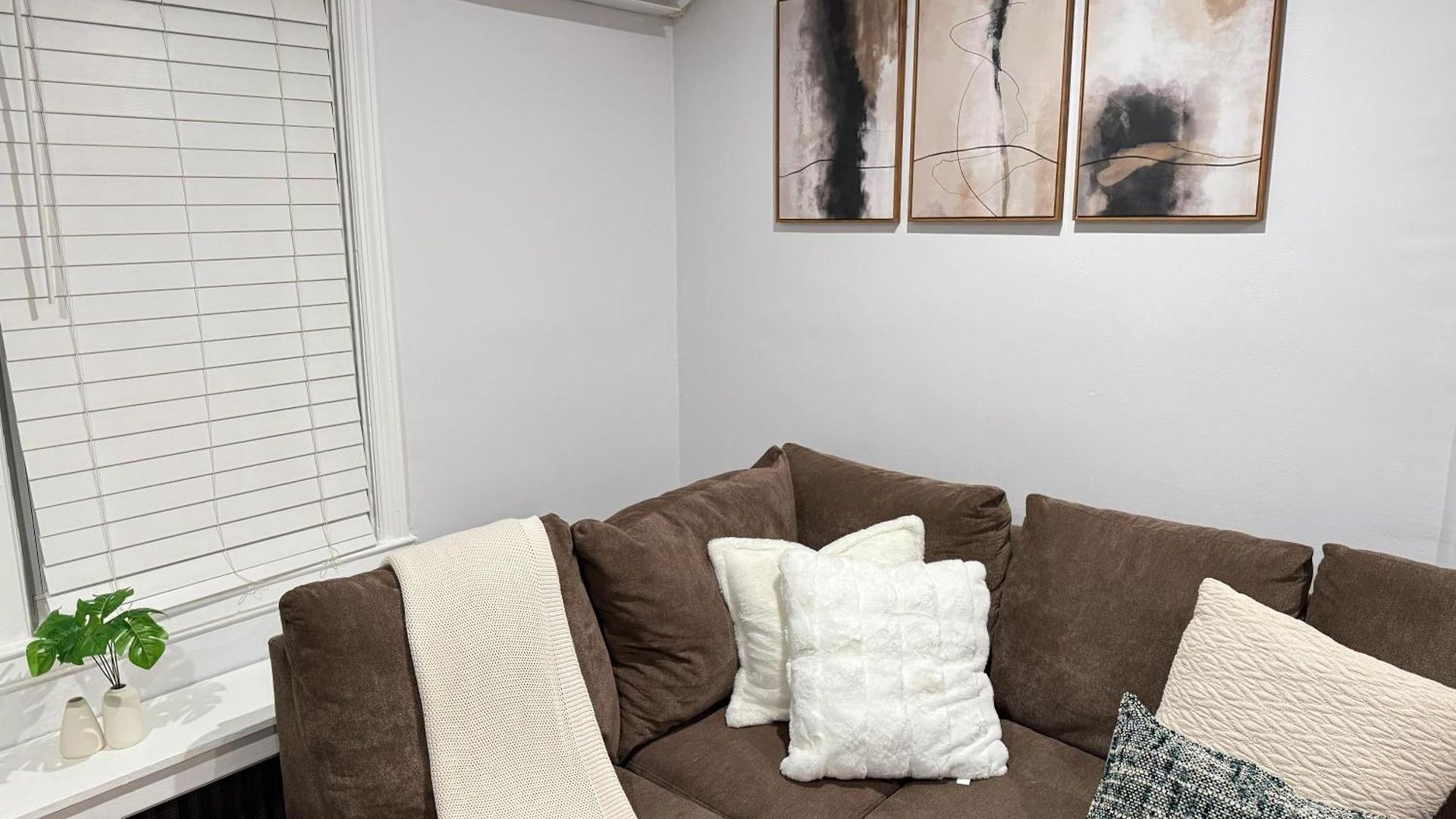 Homestay Luxury Duplex In Pelham Gardens New York