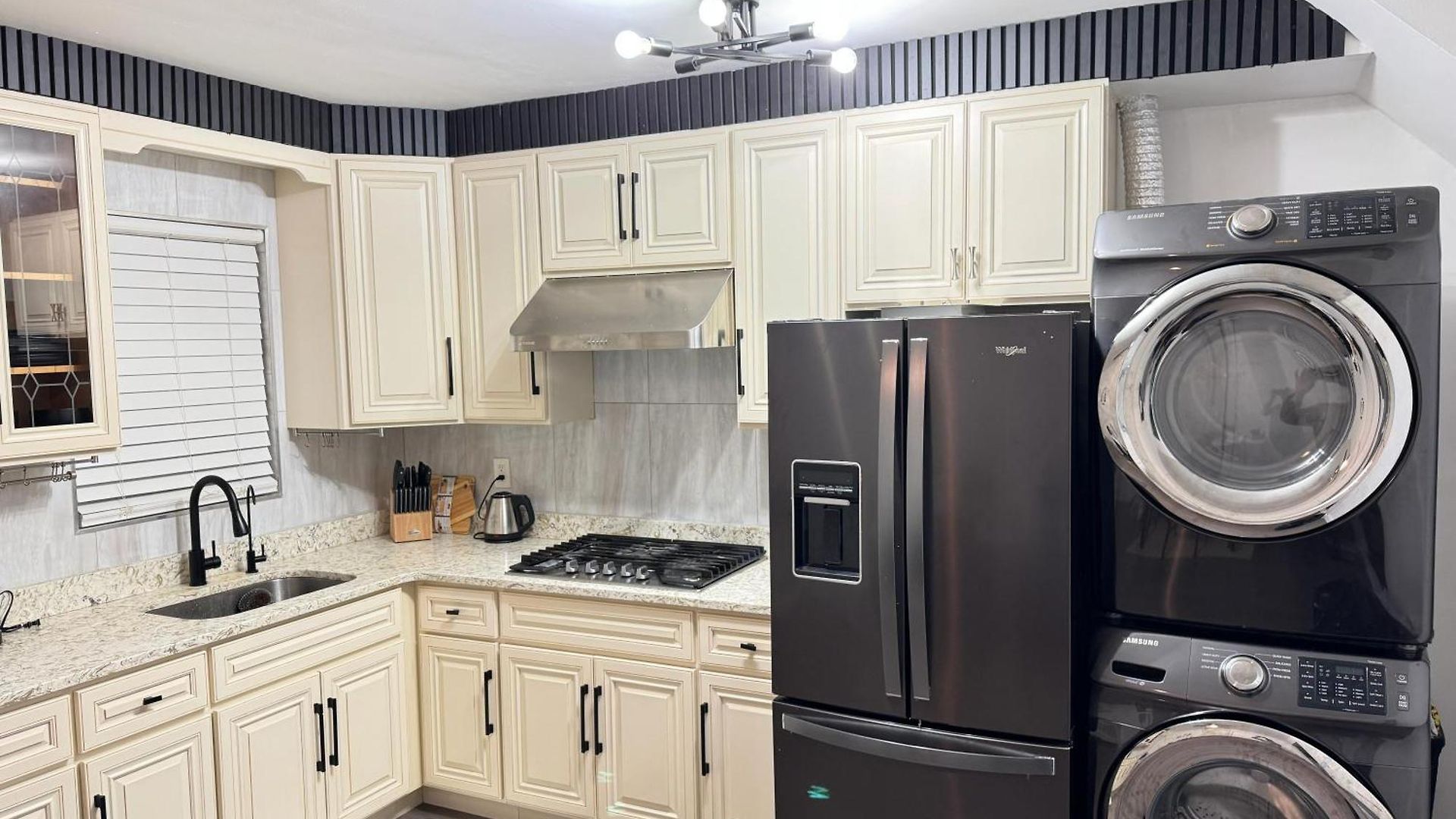 Homestay Luxury Duplex In Pelham Gardens