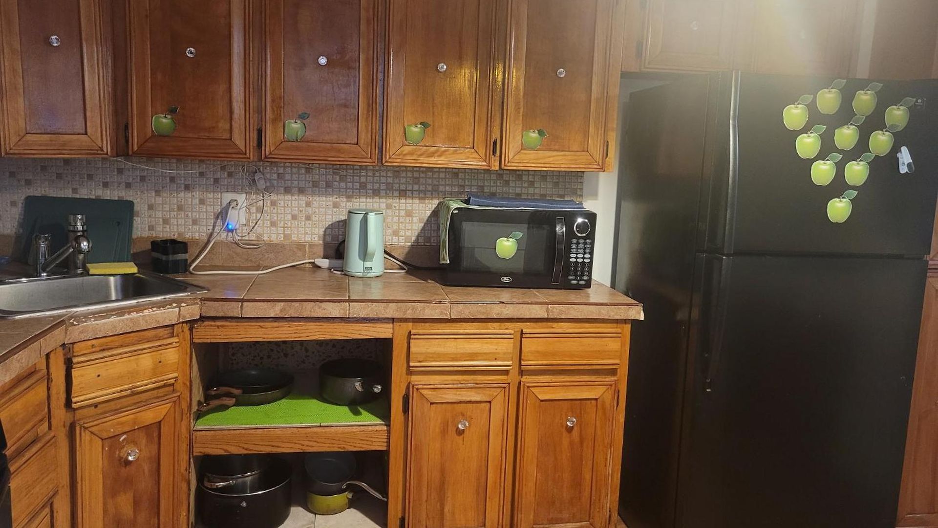 Large 4 Bedrooms 2 Baths In Rego Park *