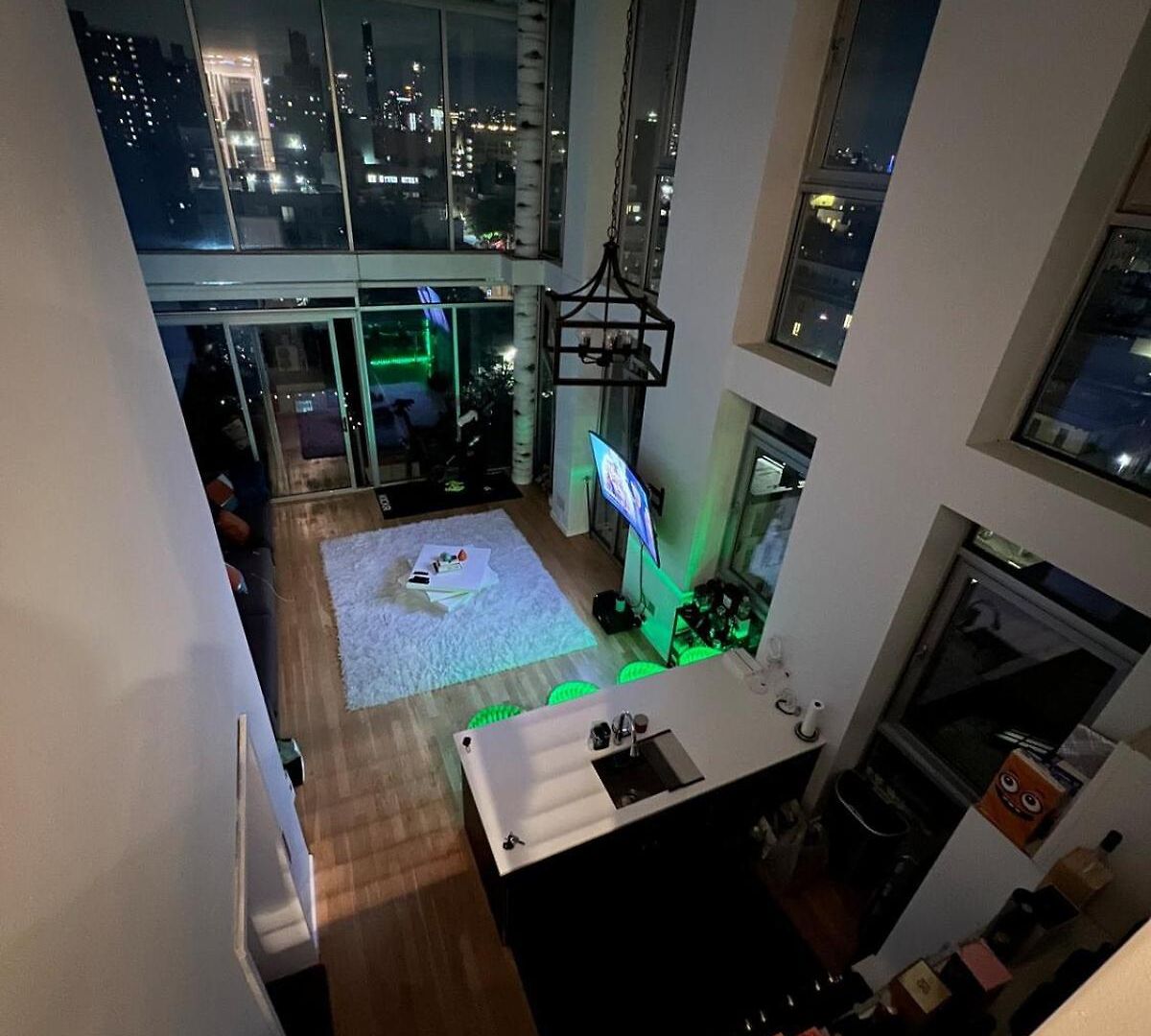 Star Penthouse *