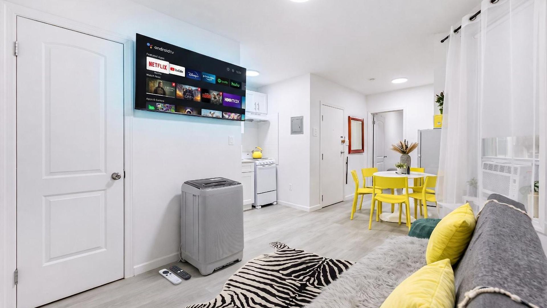2 Bedroom Cozy Unit In Location *
