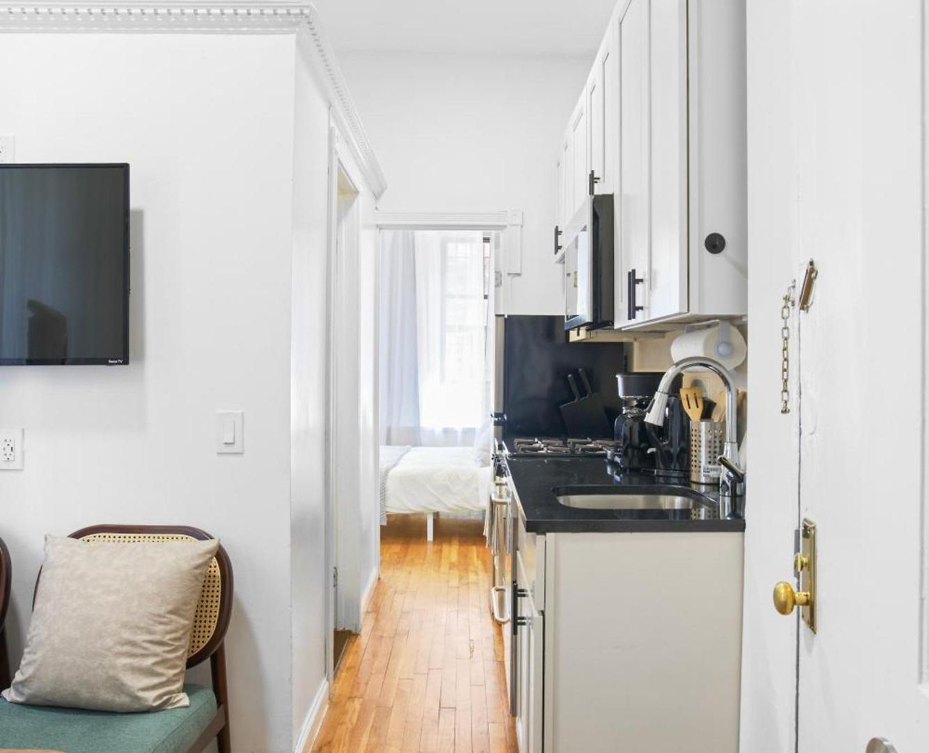 2 Bedroom Gem Apartment *