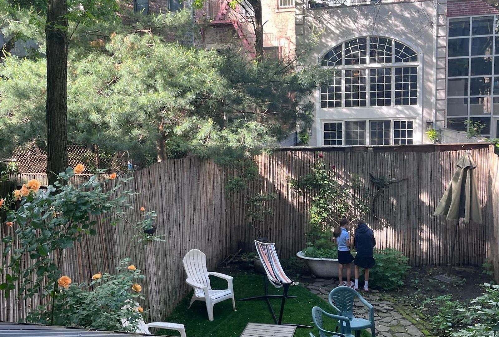 Spacious Garden Duplex 2 Bdrm Apartment New York