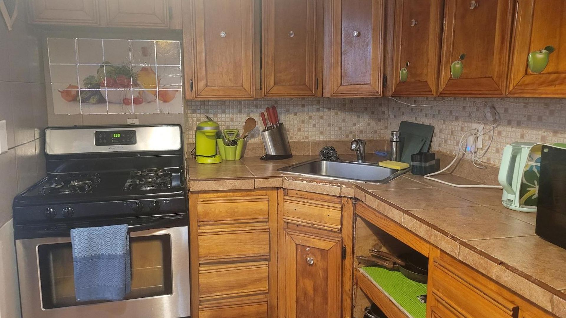 Large 4 Bedrooms 2 Baths In Rego Park New York