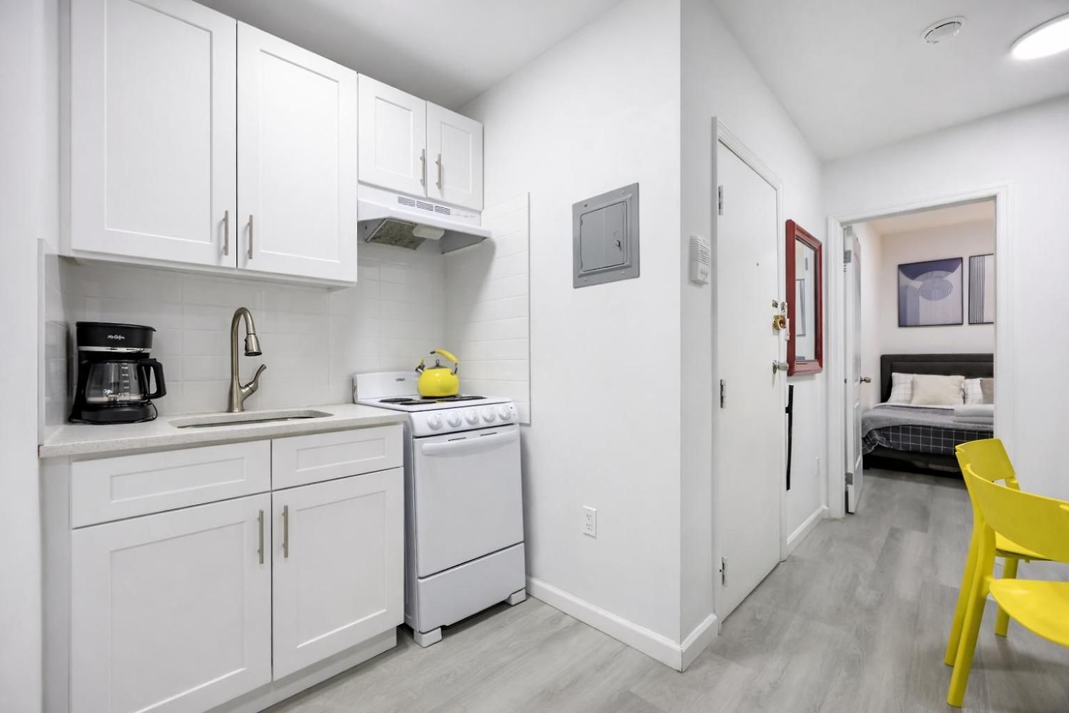 2 Bedroom Cozy Unit In Location * New York