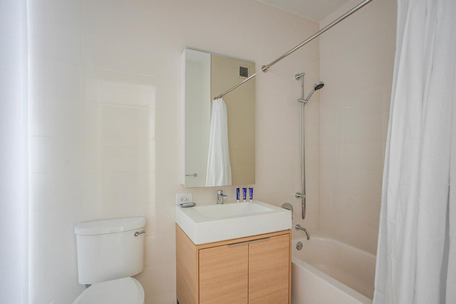 Blueground Financial District Rooftop Pool Nr South Street Seaport Nyc-2258 Apartment
