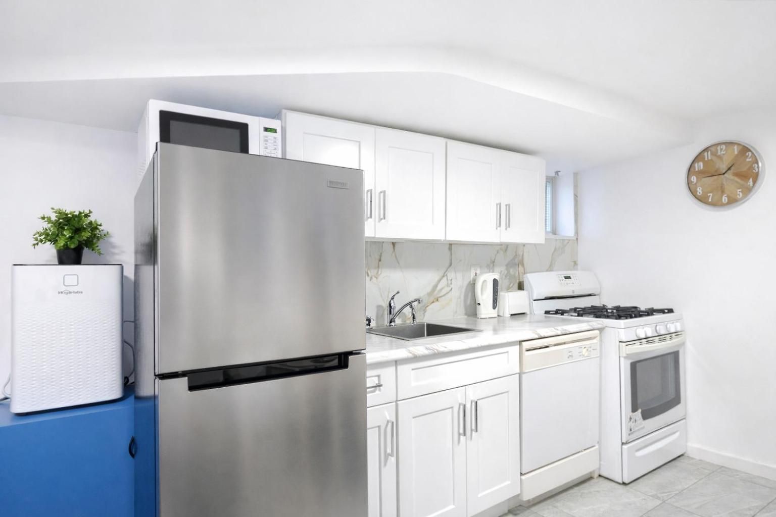 Apartment 2 Bedroom Manhattan Beachfront