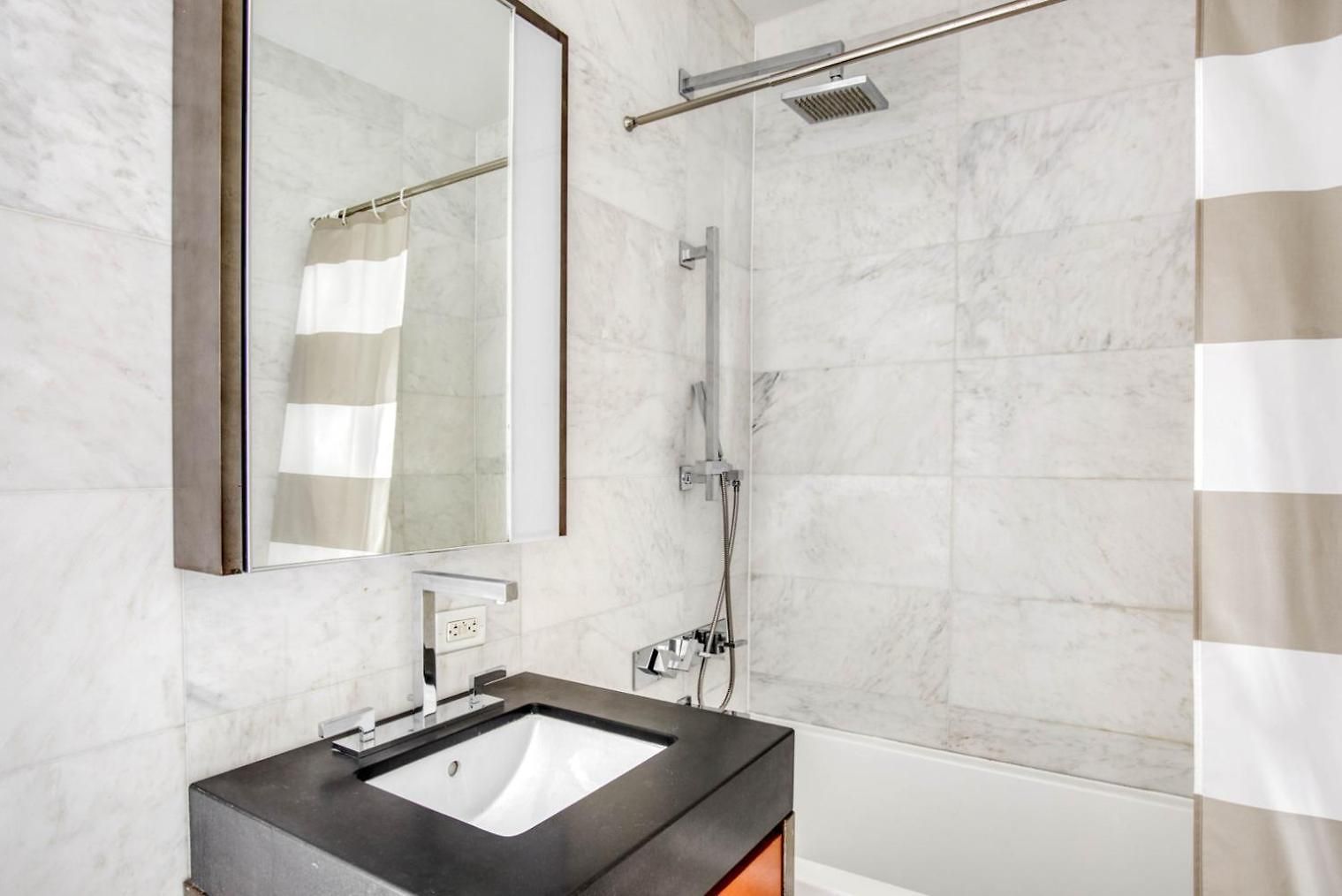 Fidi 1br W Roofdeck Gym Doorman Nr St Nyc-251 *