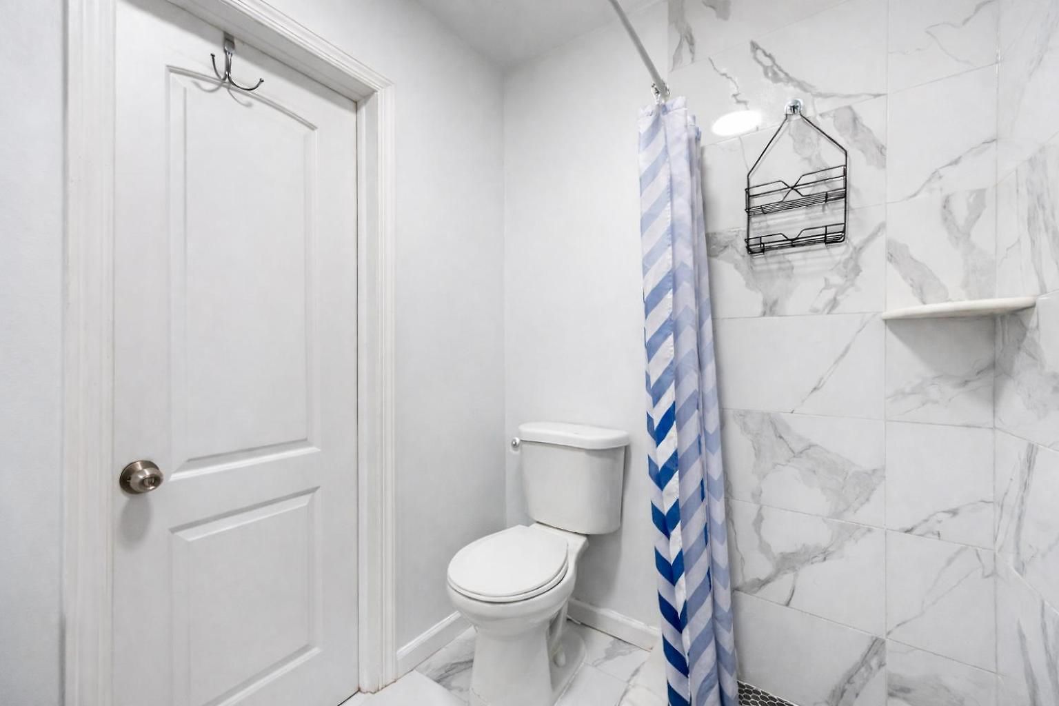 2 Bedroom Cozy Unit In Location * New York