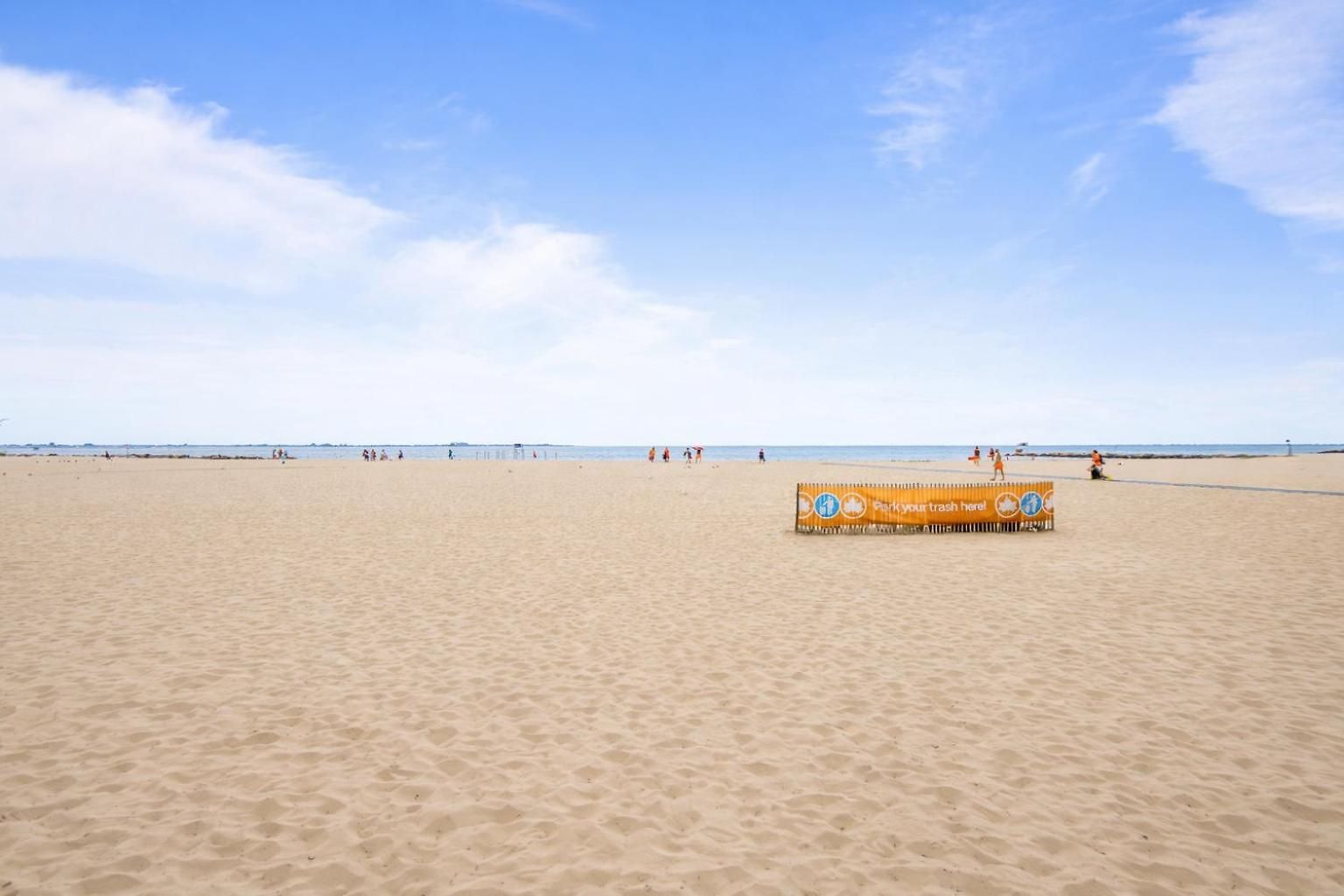 2 Bedroom Manhattan Beachfront * New York